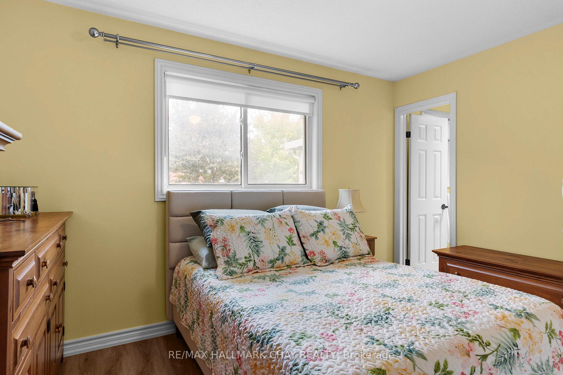 Photo 16 of 91 Ruffet Drive, Barrie, Edgehill Drive — HOMEH