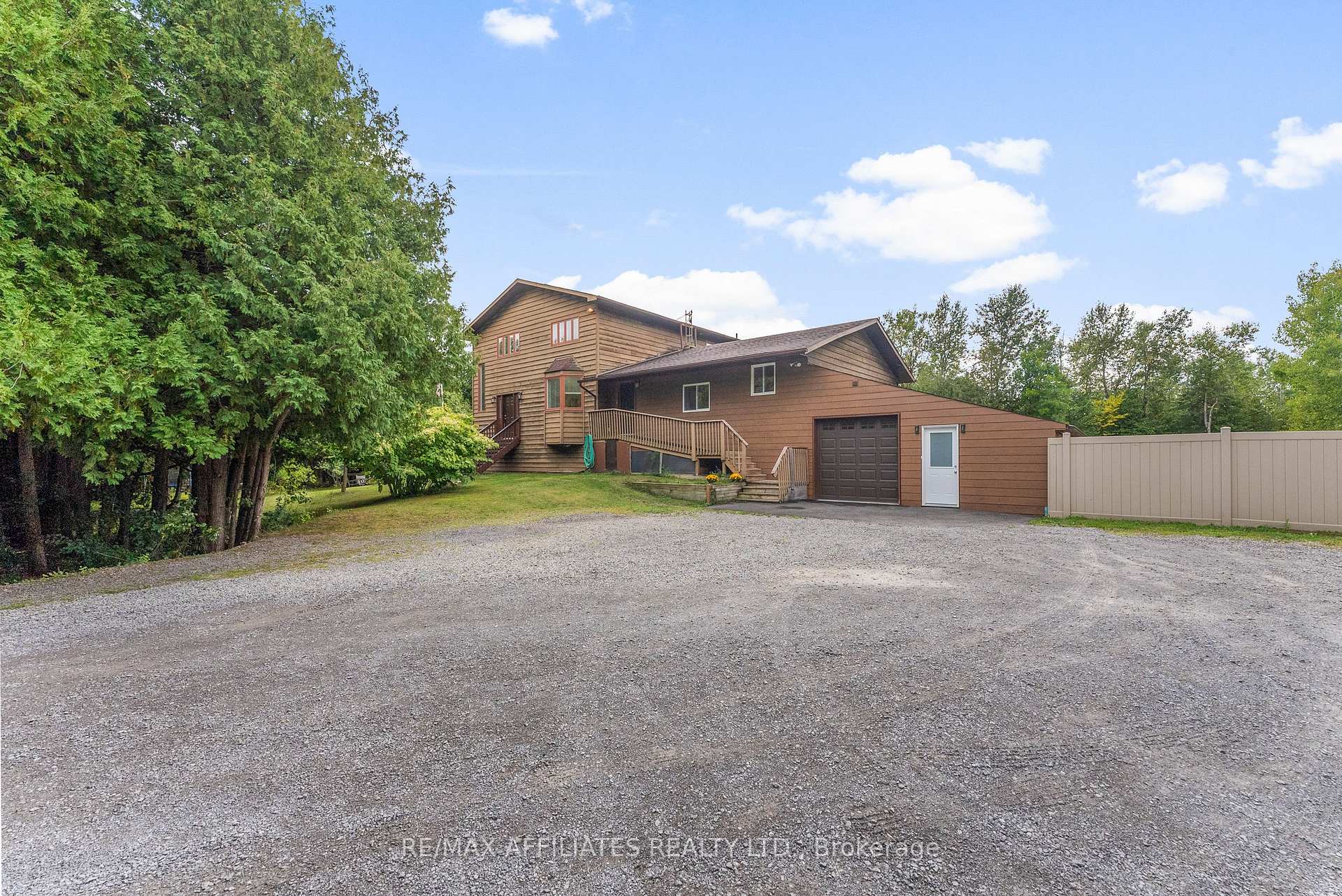 Photo 3 of 425 Cuckoos Nest Road, Beckwith, Beckwith Twp — HOMEH