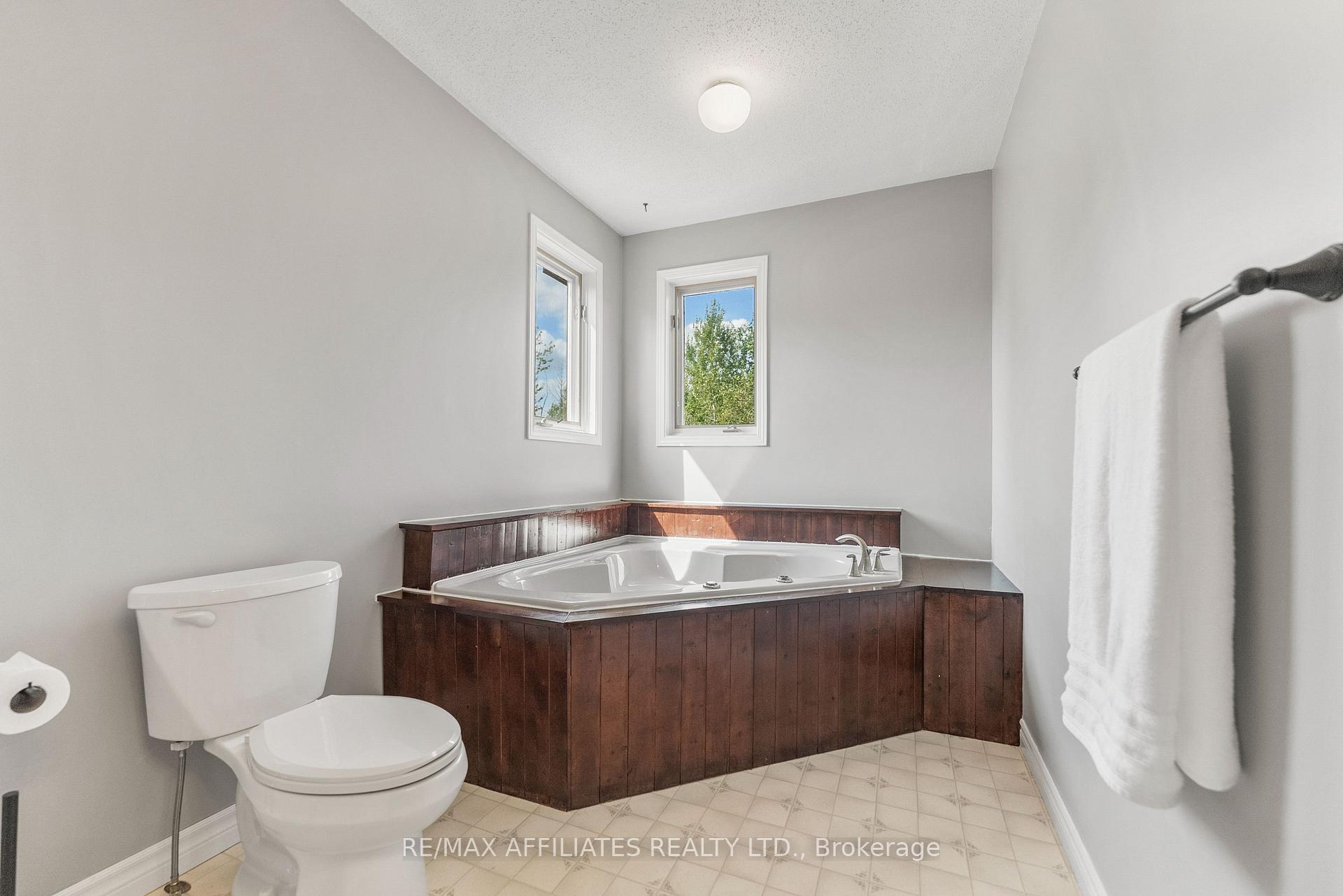 Photo 23 of 425 Cuckoos Nest Road, Beckwith, Beckwith Twp — HOMEH
