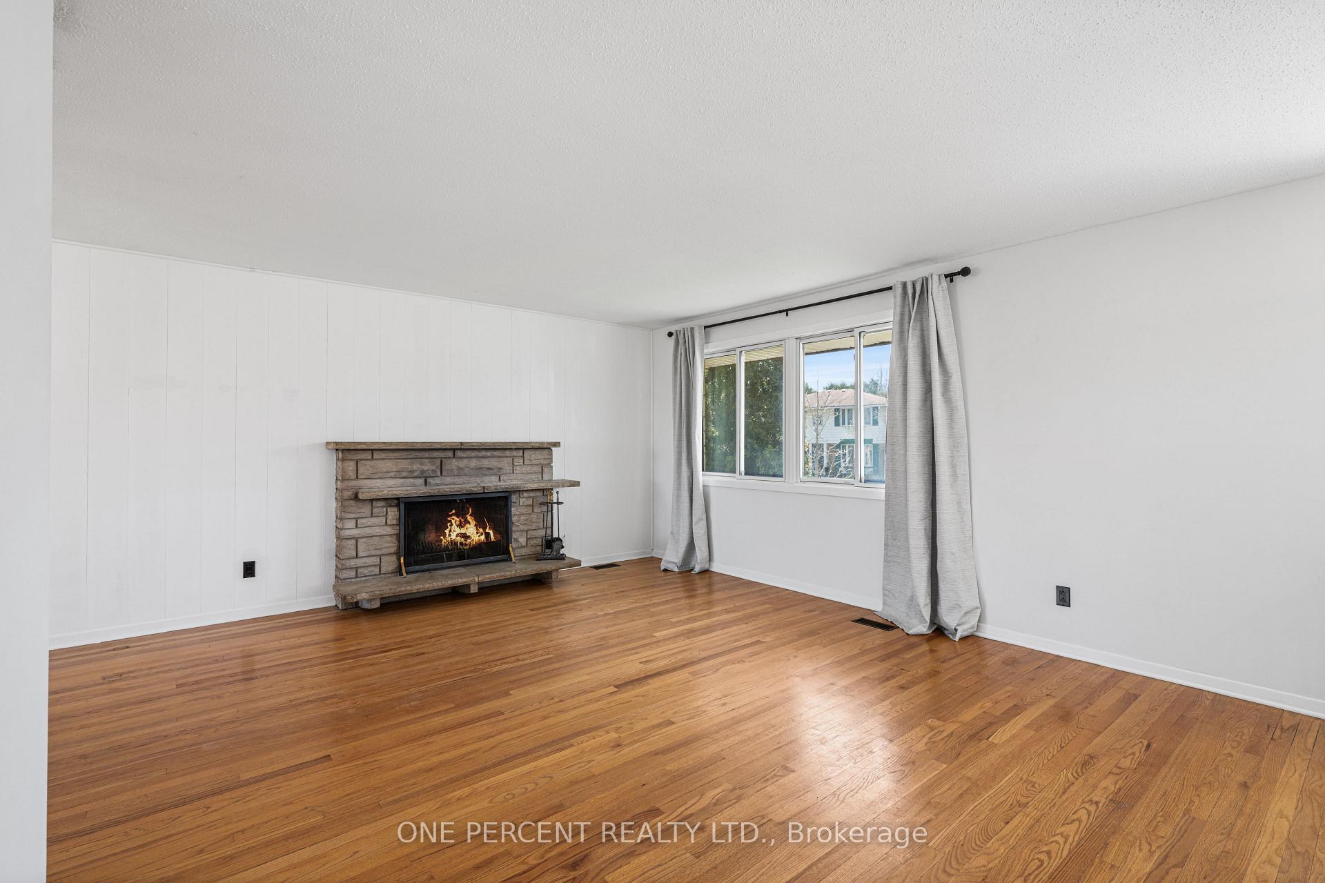 Photo 4 of 2617 Hobson Road, Ottawa, Mooneys Bay/Riverside Park — HOMEH