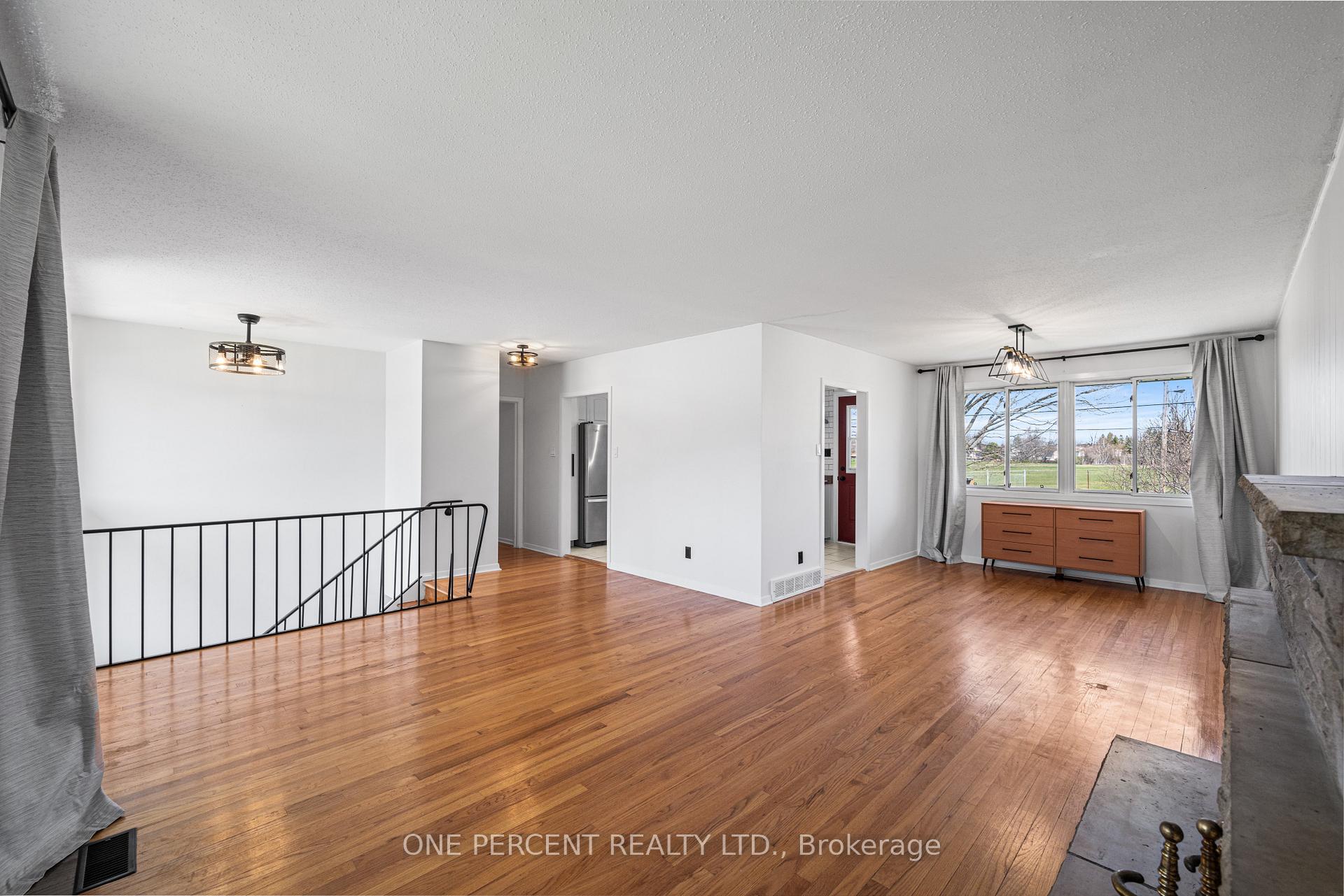 Photo 6 of 2617 Hobson Road, Ottawa, Mooneys Bay/Riverside Park — HOMEH