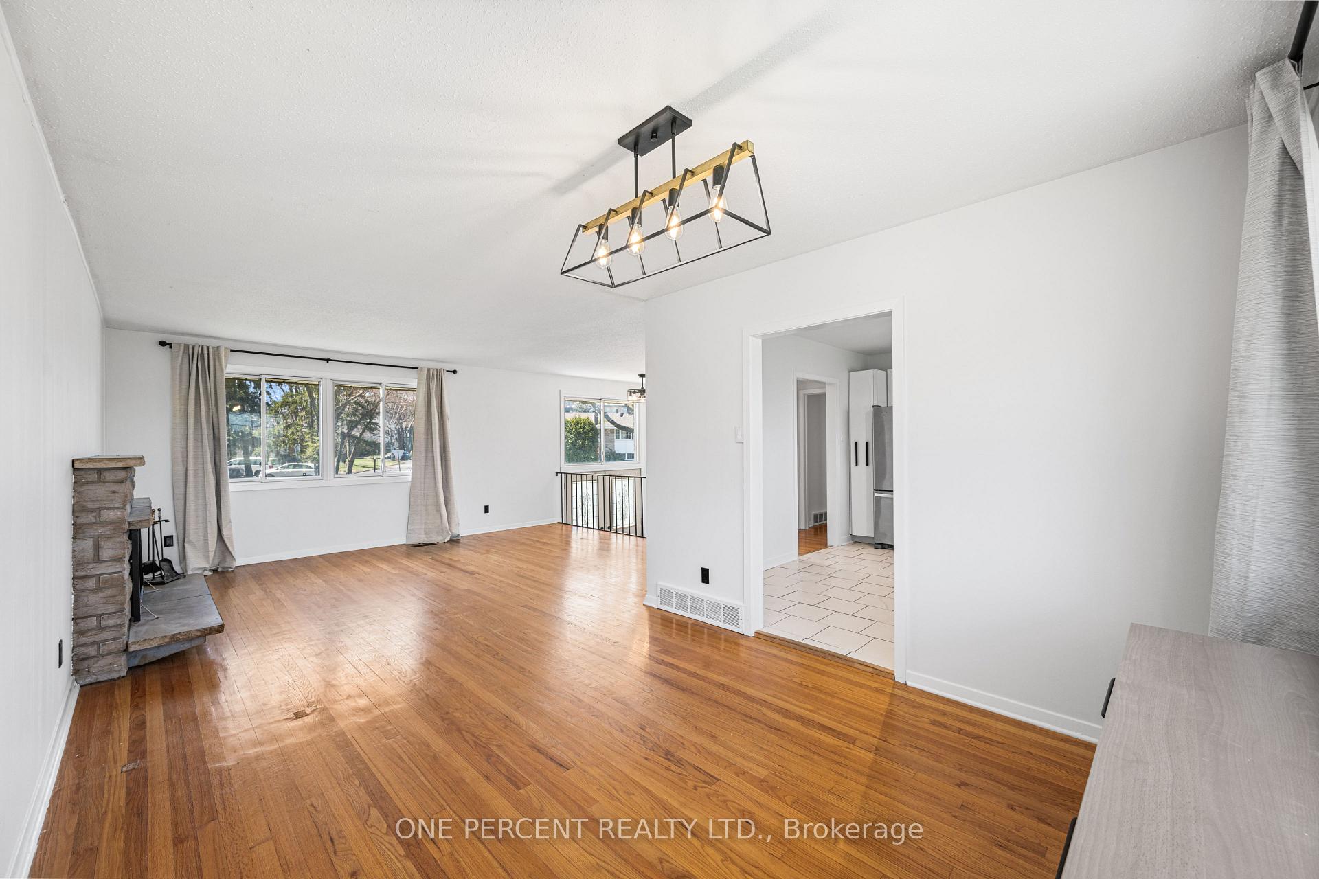 Photo 8 of 2617 Hobson Road, Ottawa, Mooneys Bay/Riverside Park — HOMEH
