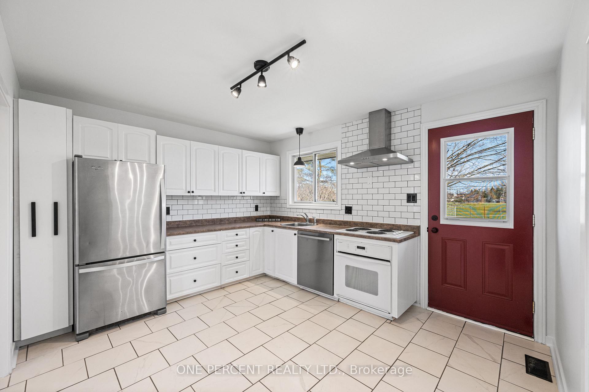 Photo 10 of 2617 Hobson Road, Ottawa, Mooneys Bay/Riverside Park — HOMEH