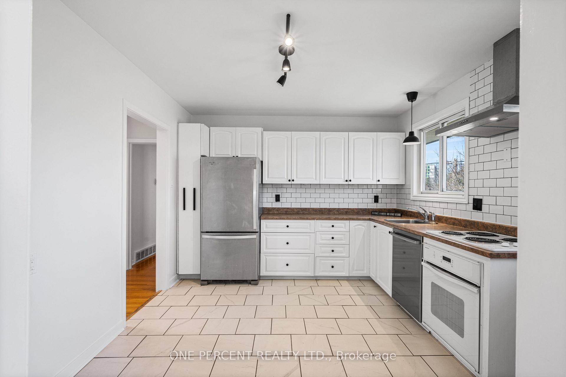 Photo 11 of 2617 Hobson Road, Ottawa, Mooneys Bay/Riverside Park — HOMEH