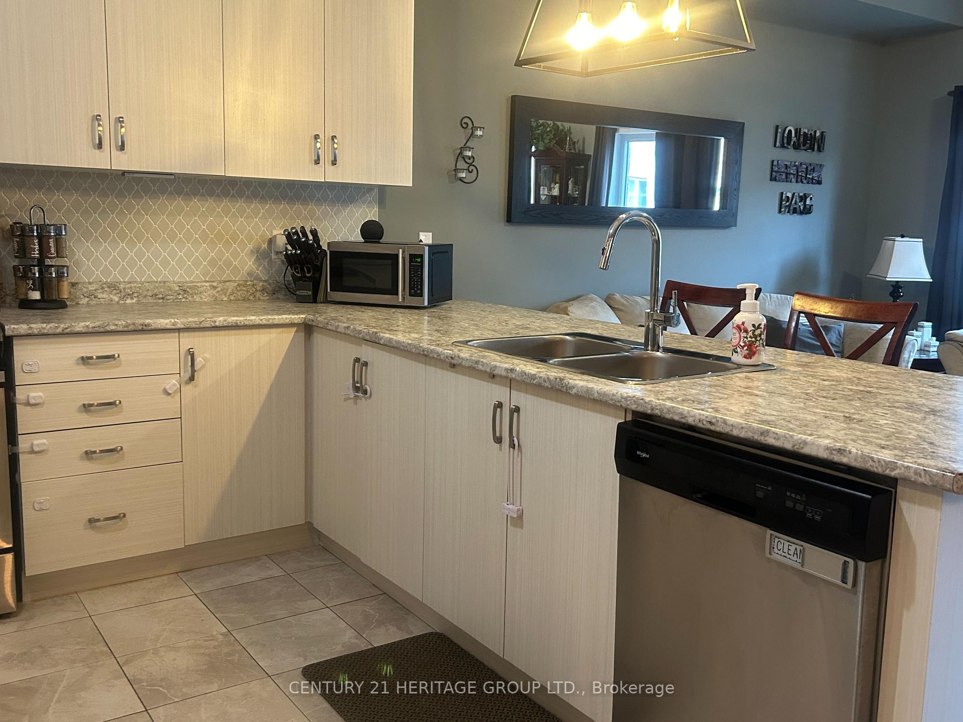 Photo 11 of 58 Harmony Way, Thorold, Rolling Meadows — HOMEH