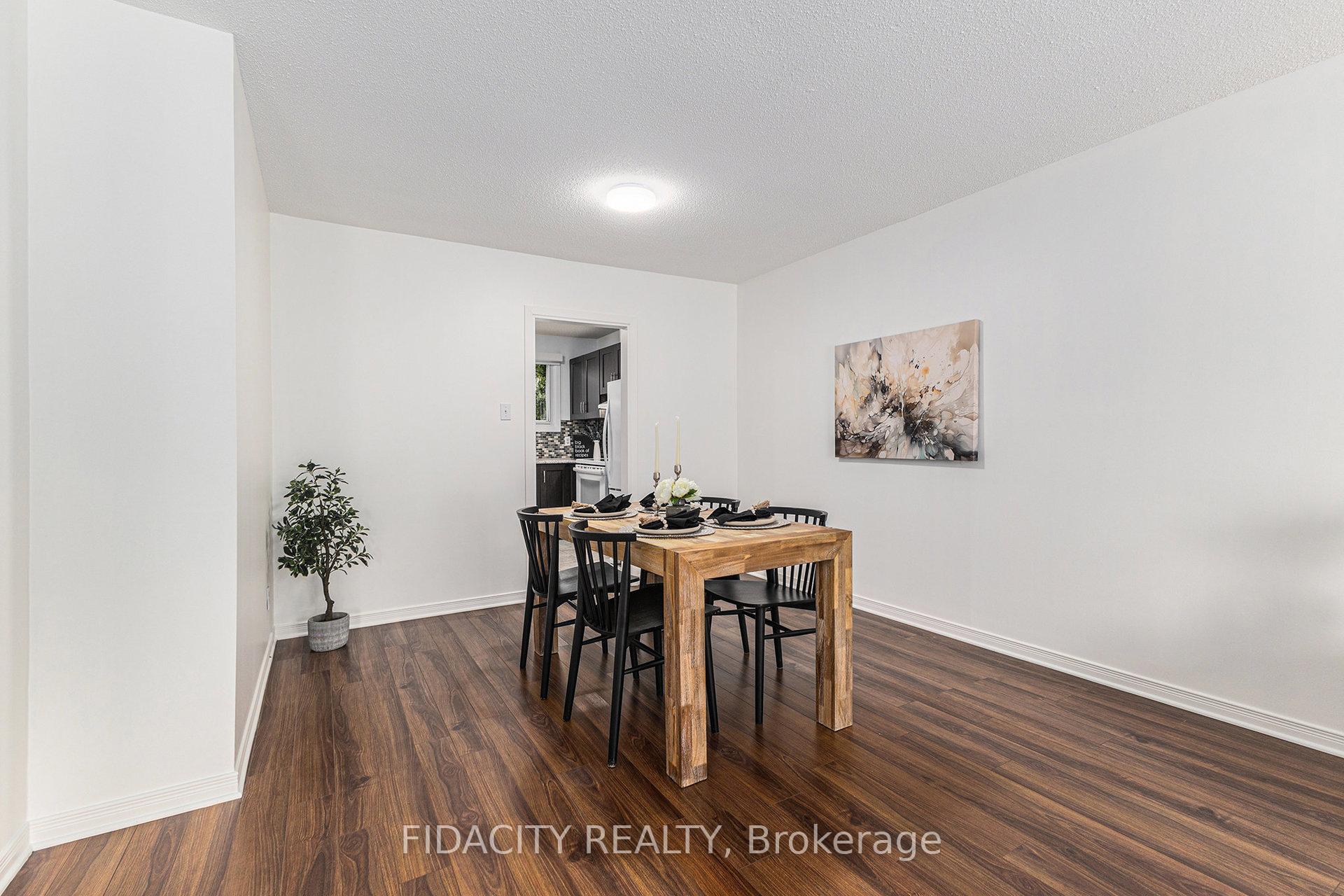 Photo 6 of 35 Cymbeline Drive, Ottawa, Westcliffe Estates — HOMEH