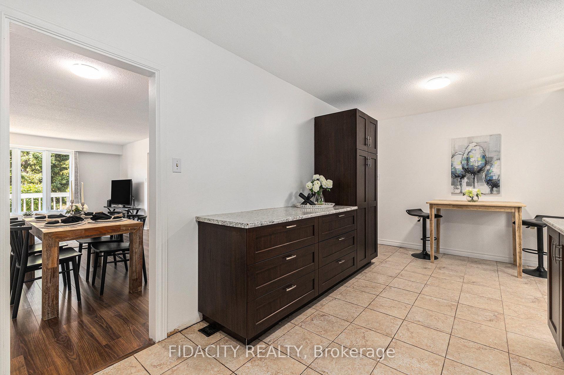 Photo 10 of 35 Cymbeline Drive, Ottawa, Westcliffe Estates — HOMEH