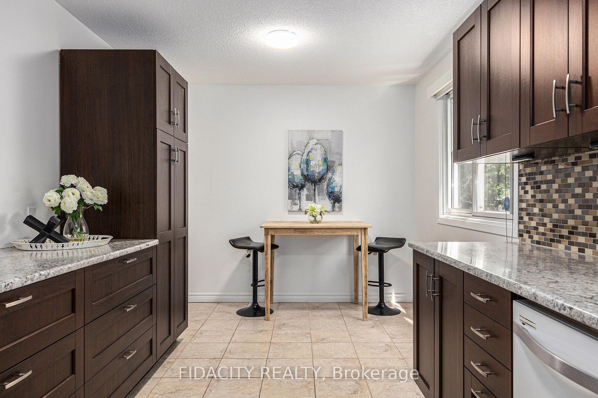 Photo 13 of 35 Cymbeline Drive, Ottawa, Westcliffe Estates — HOMEH