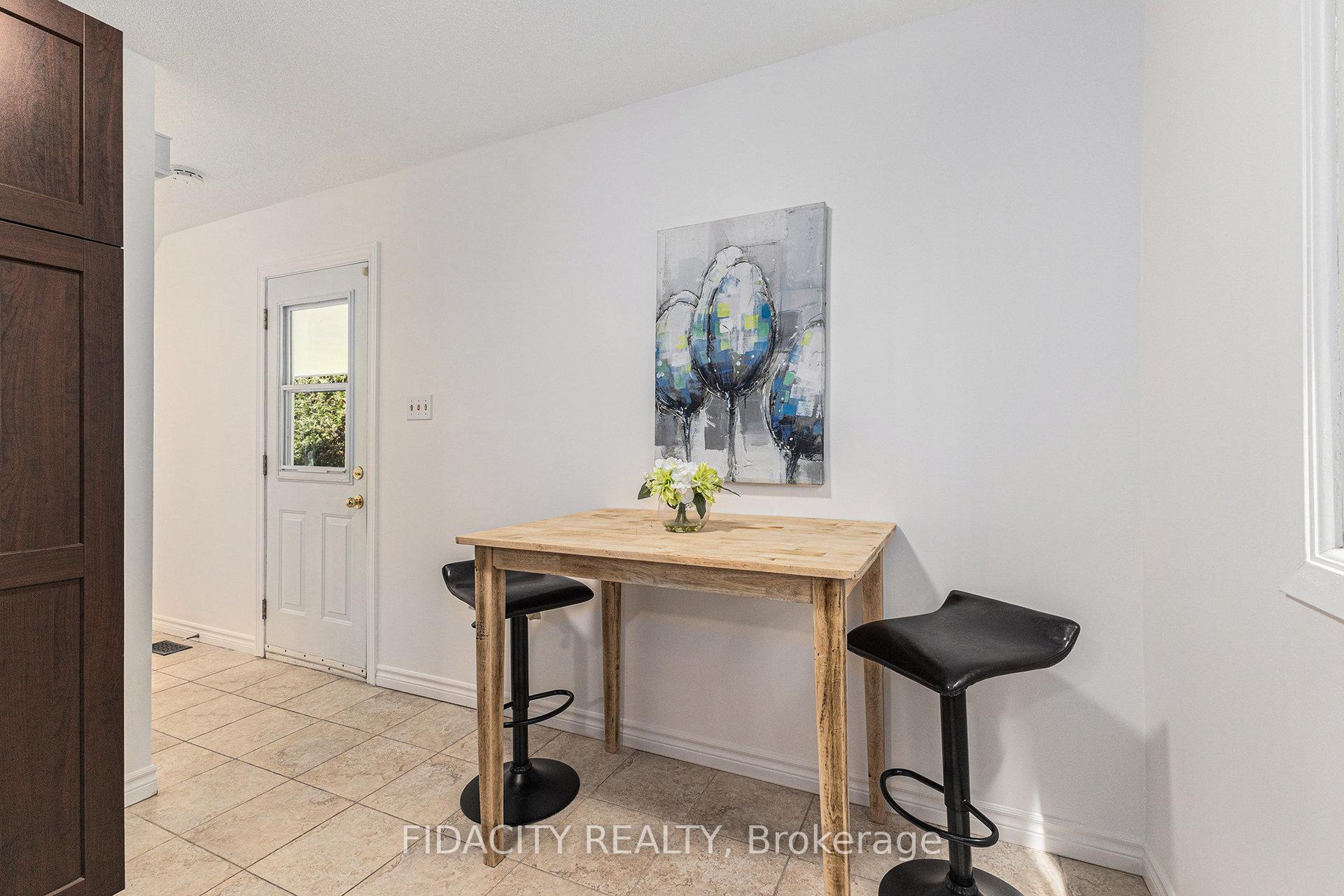 Photo 12 of 35 Cymbeline Drive, Ottawa, Westcliffe Estates — HOMEH