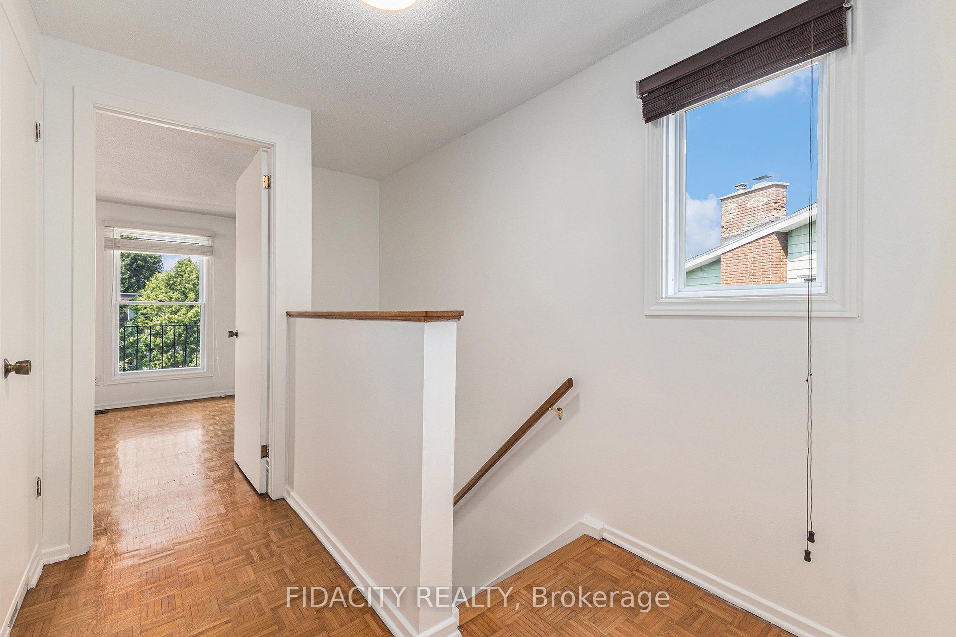 Photo 17 of 35 Cymbeline Drive, Ottawa, Westcliffe Estates — HOMEH