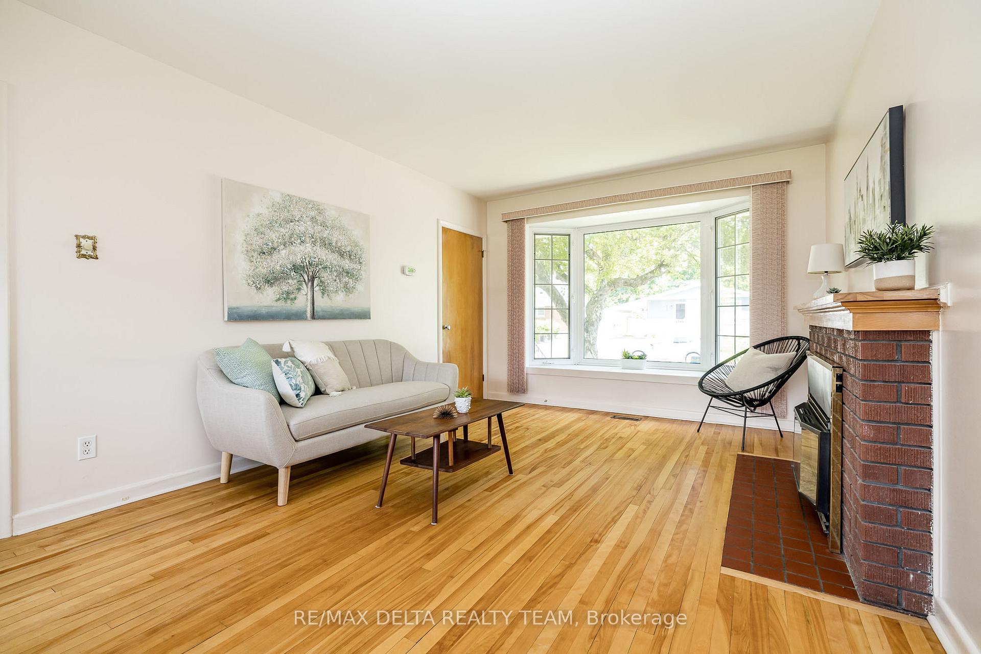 Photo 3 of 644 Browning Avenue, Ottawa, Riverview Park — HOMEH