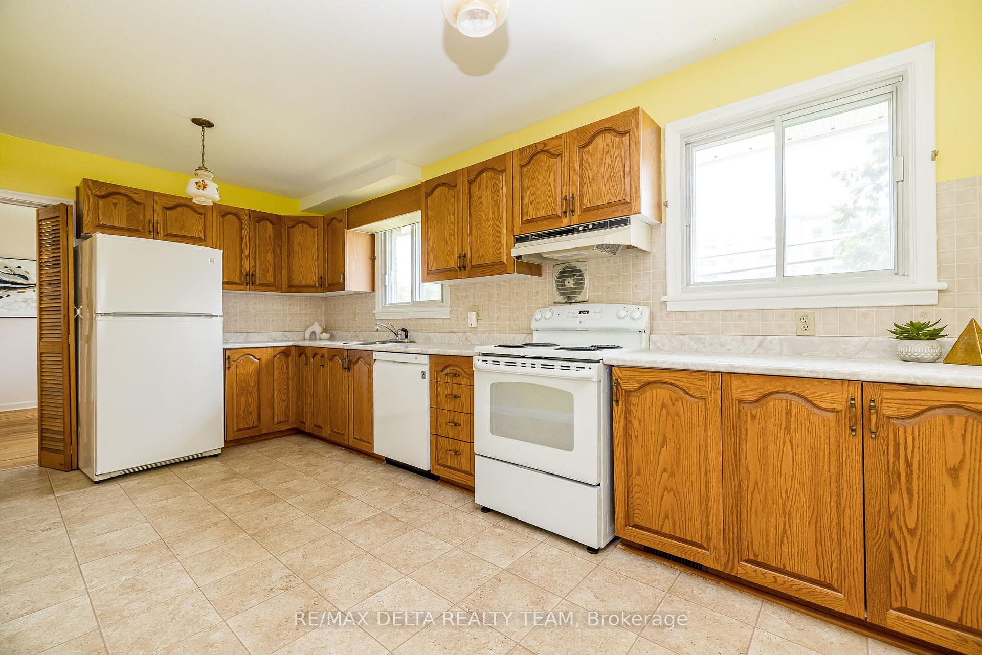Photo 15 of 644 Browning Avenue, Ottawa, Riverview Park — HOMEH