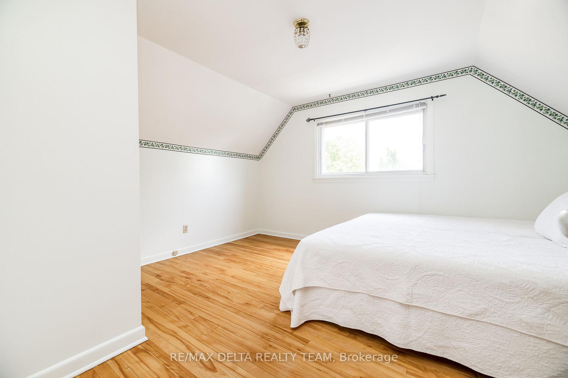 Photo 10 of 644 Browning Avenue, Ottawa, Riverview Park — HOMEH