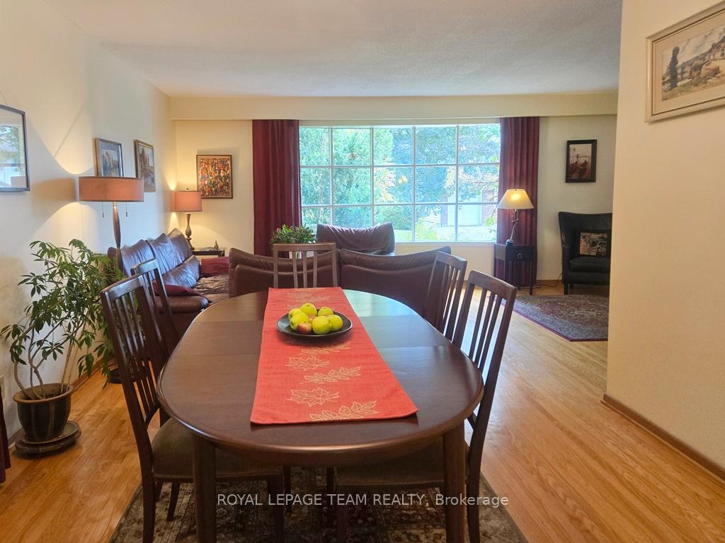 Photo 11 of 18 Diceman Crescent, Ottawa, Blackburn Hamlet — HOMEH
