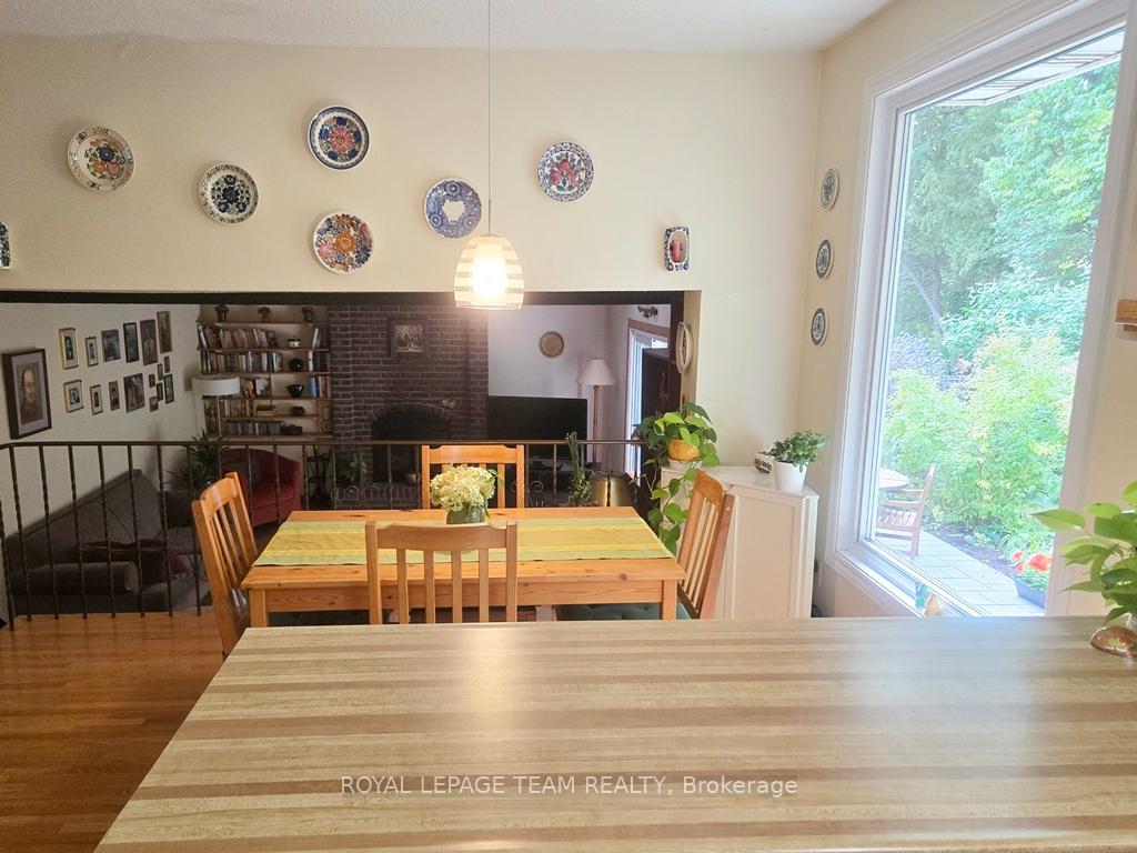 Photo 9 of 18 Diceman Crescent, Ottawa, Blackburn Hamlet — HOMEH