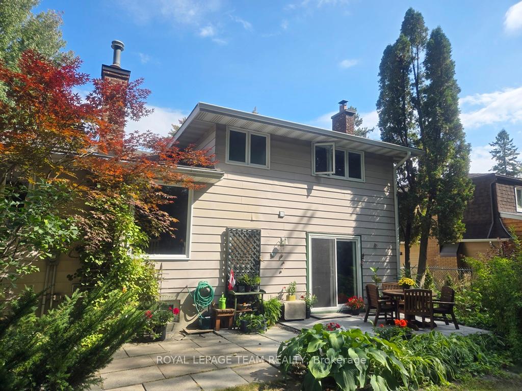 Photo 23 of 18 Diceman Crescent, Ottawa, Blackburn Hamlet — HOMEH