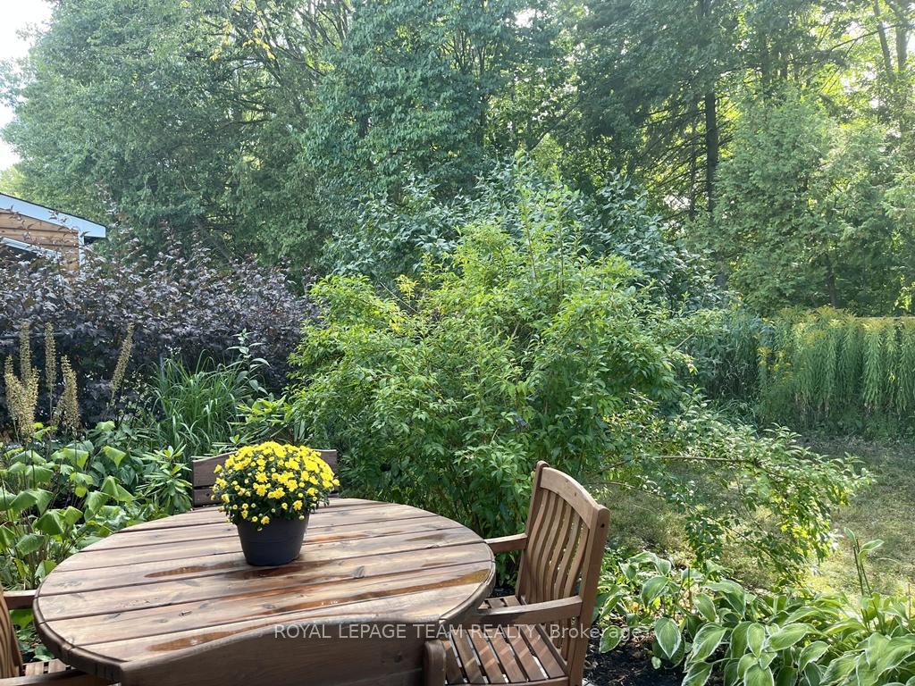 Photo 27 of 18 Diceman Crescent, Ottawa, Blackburn Hamlet — HOMEH