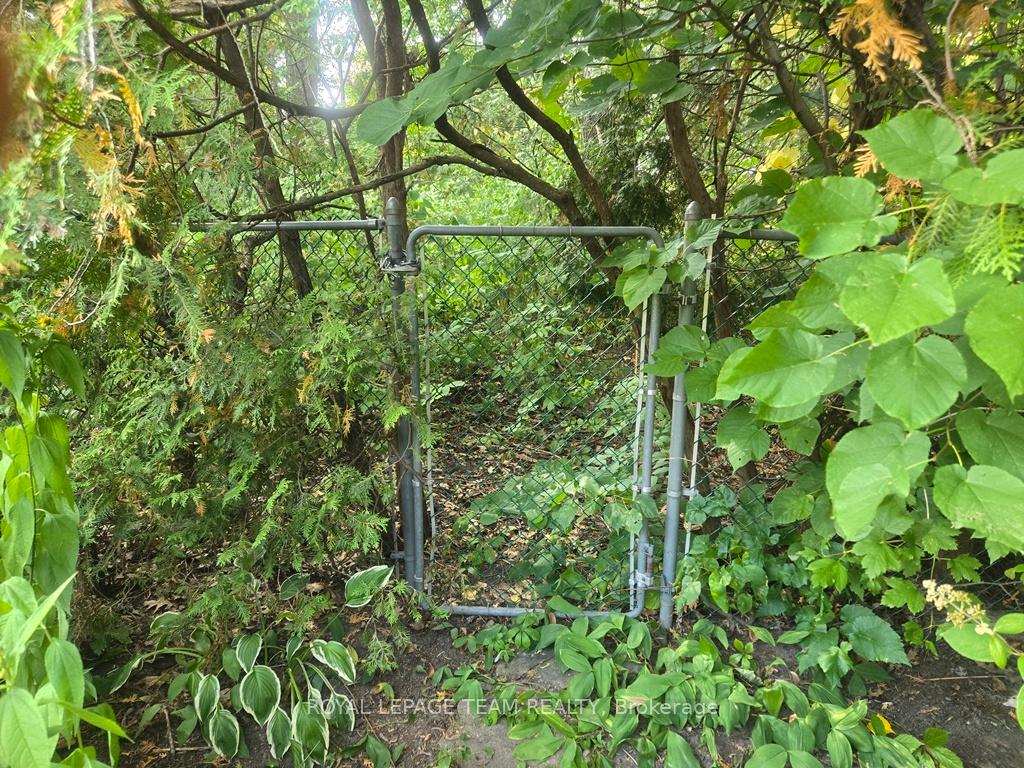 Photo 31 of 18 Diceman Crescent, Ottawa, Blackburn Hamlet — HOMEH