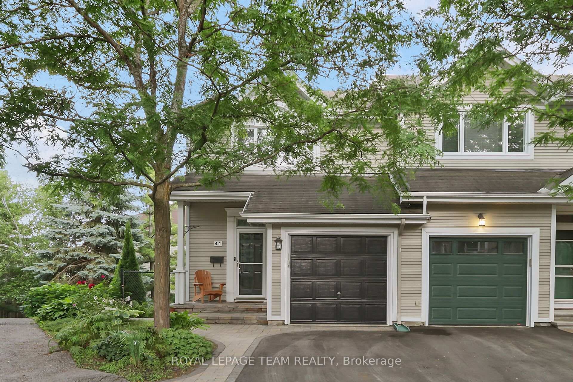 Photo 1 of 41 Maxton Private, Ottawa, Beacon Hill South — HOMEH