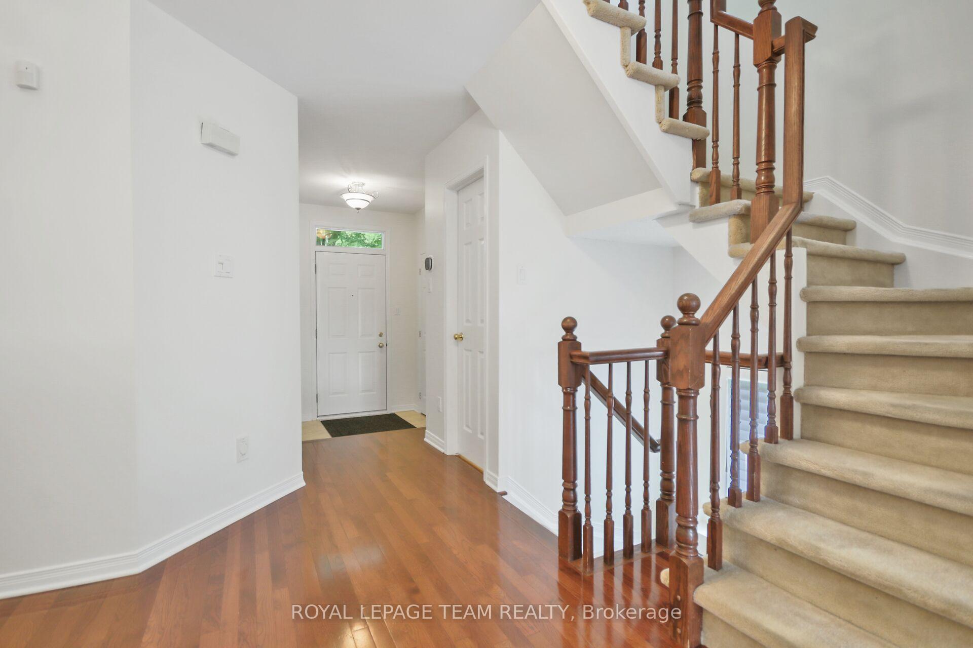 Photo 17 of 41 Maxton Private, Ottawa, Beacon Hill South — HOMEH