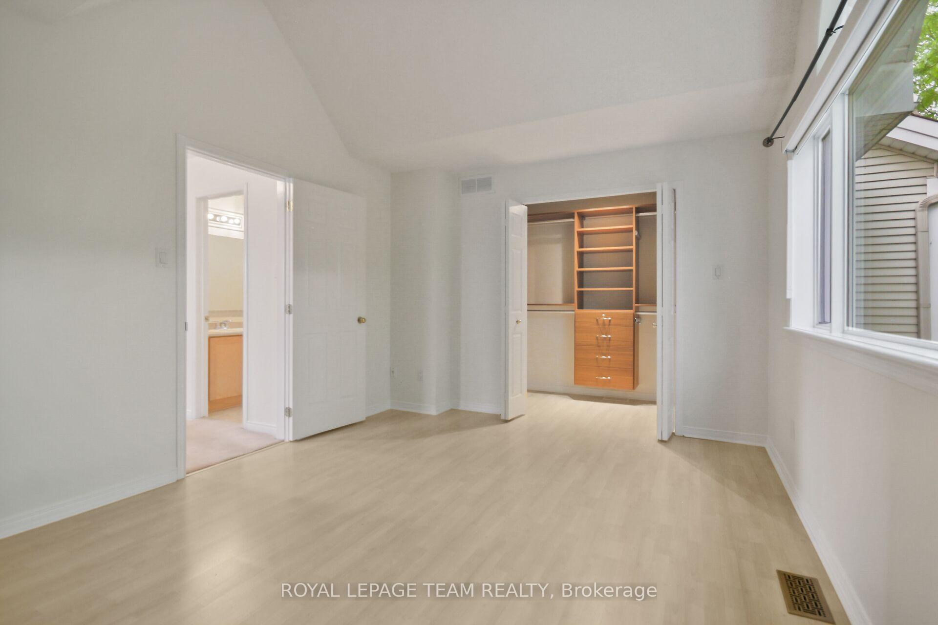 Photo 24 of 41 Maxton Private, Ottawa, Beacon Hill South — HOMEH