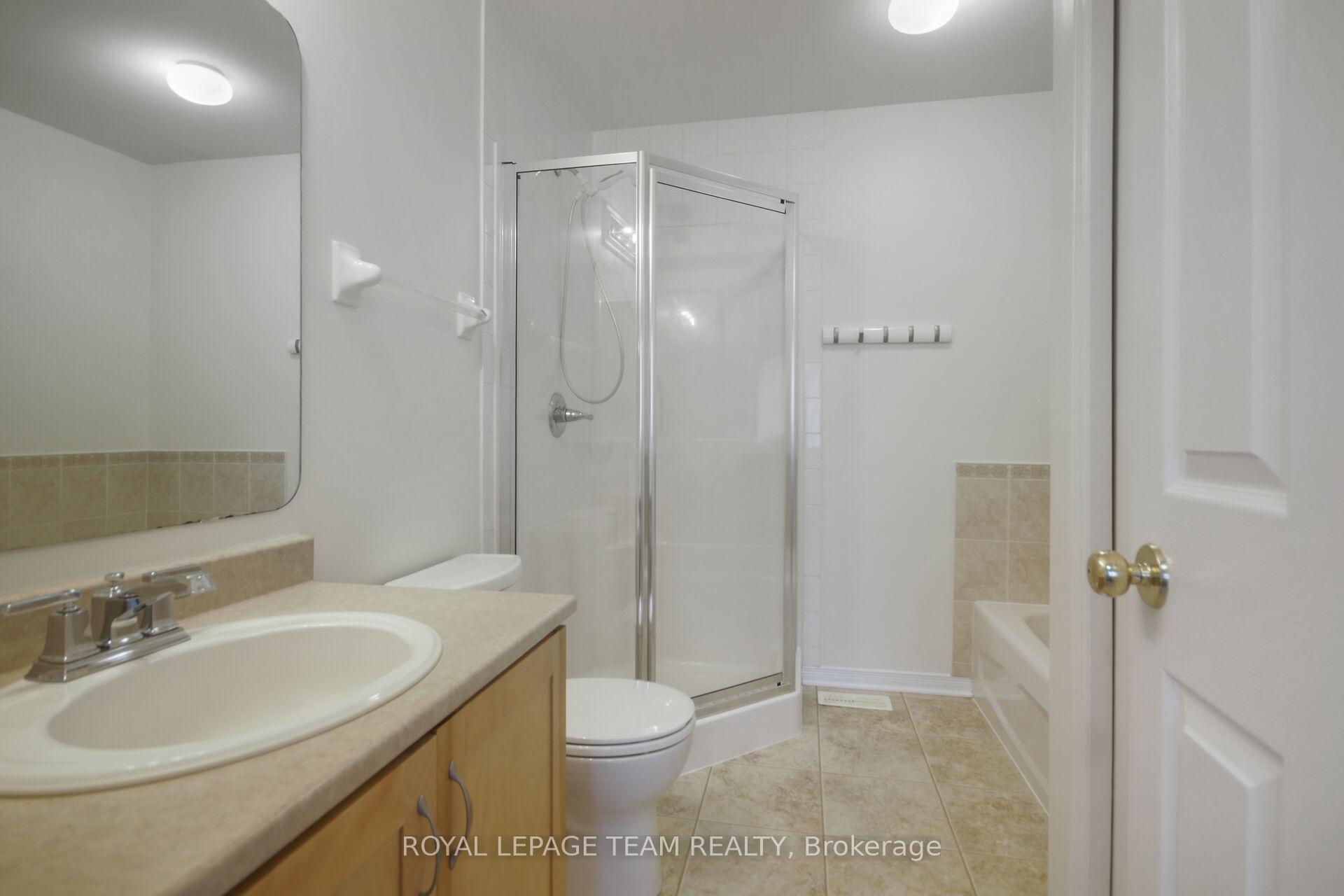 Photo 20 of 41 Maxton Private, Ottawa, Beacon Hill South — HOMEH