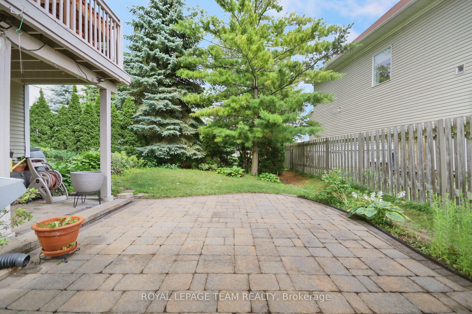 Photo 37 of 41 Maxton Private, Ottawa, Beacon Hill South — HOMEH