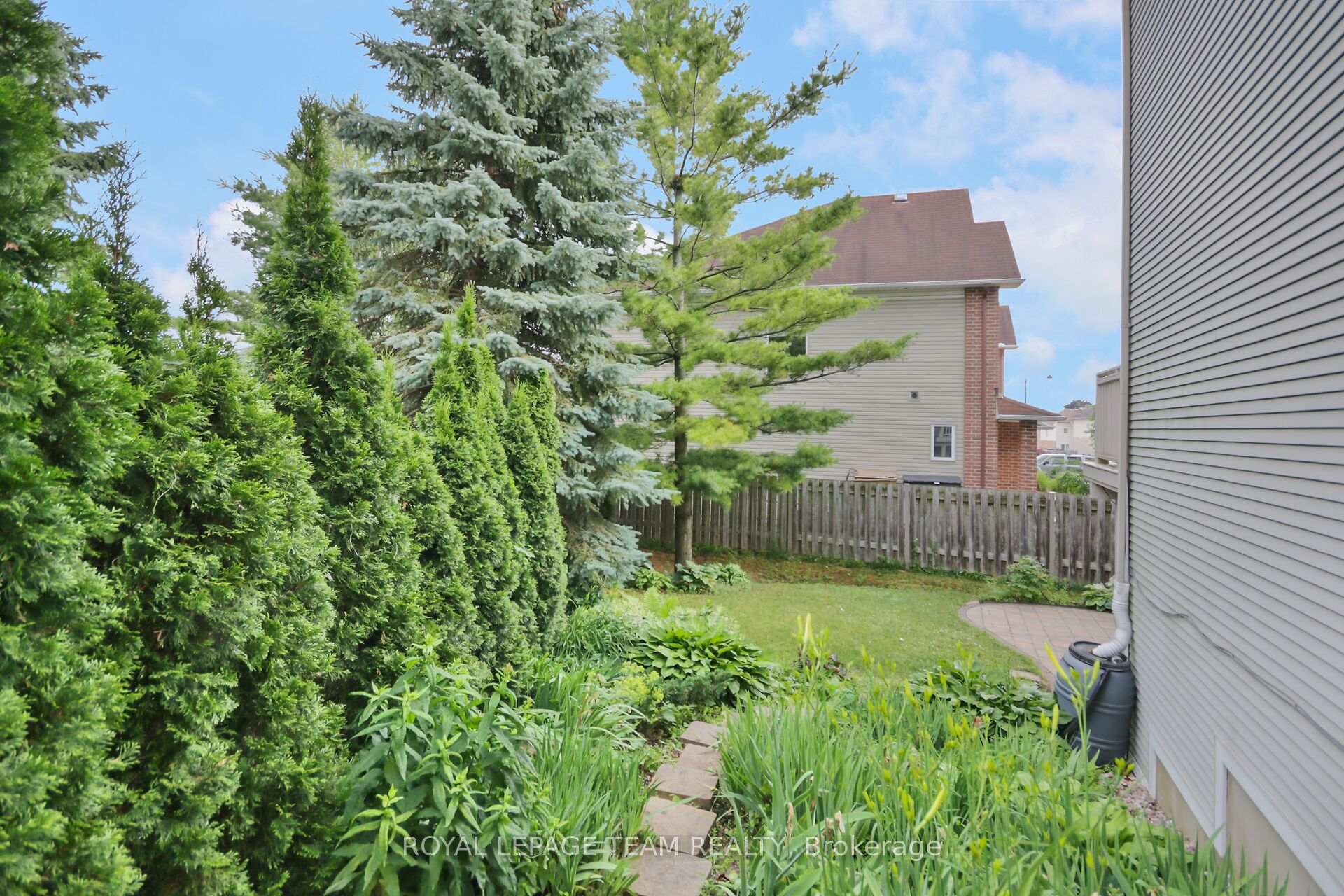 Photo 44 of 41 Maxton Private, Ottawa, Beacon Hill South — HOMEH