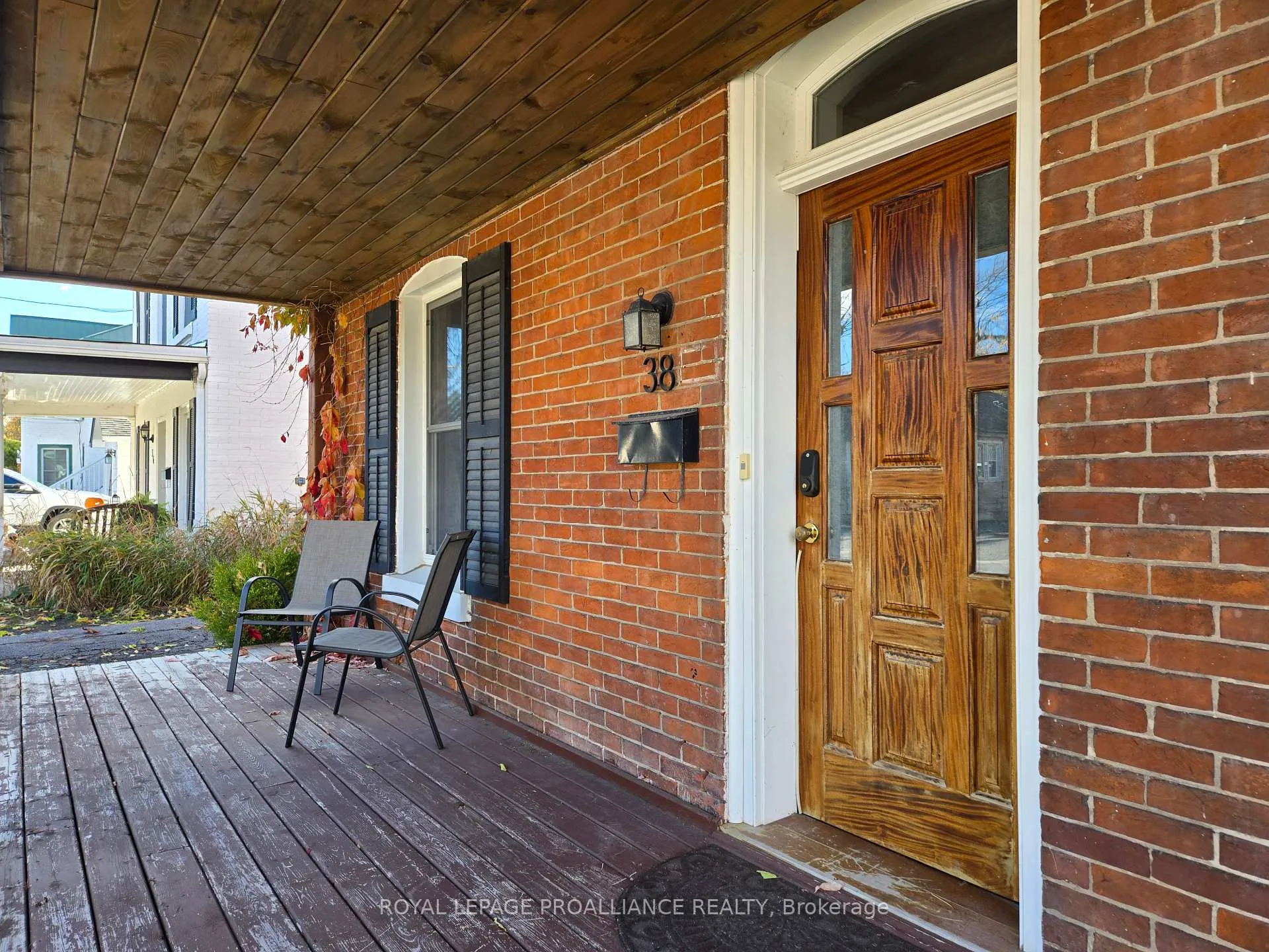 Photo 5 of 38 Sinclair Street, Belleville, Belleville Ward — HOMEH
