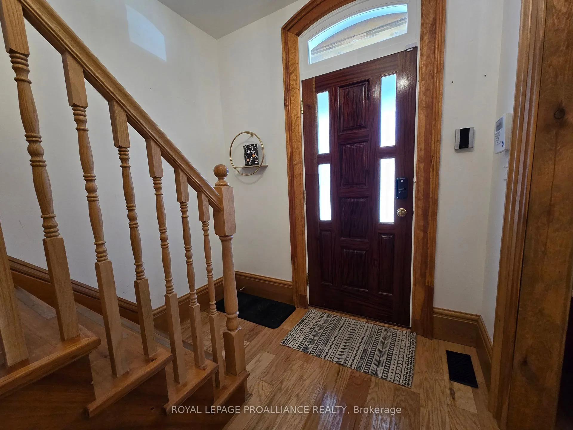 Photo 10 of 38 Sinclair Street, Belleville, Belleville Ward — HOMEH