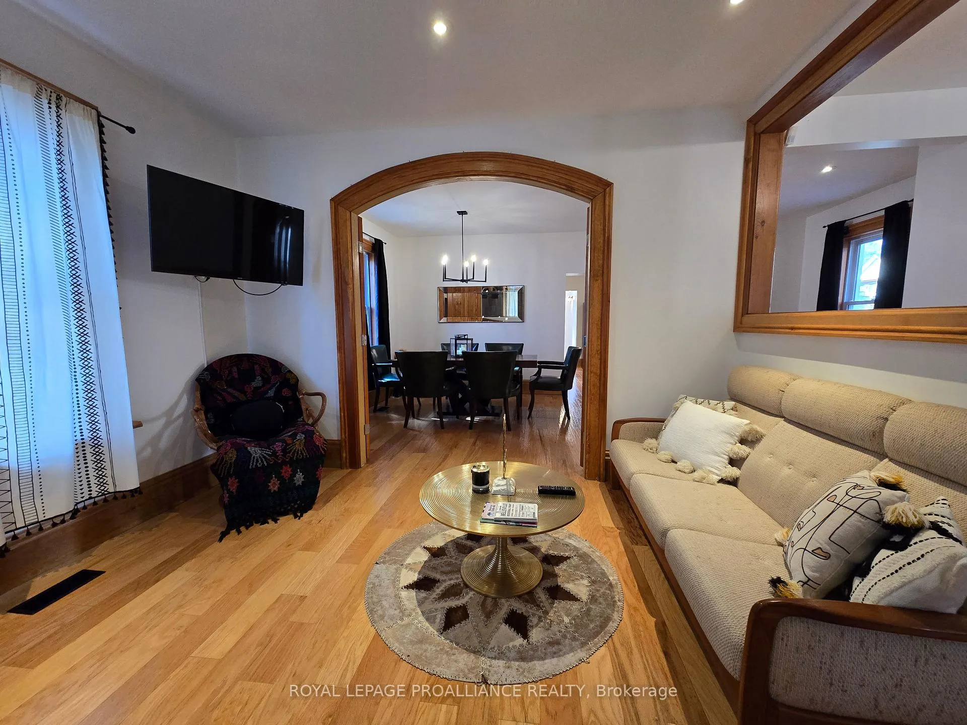 Photo 22 of 38 Sinclair Street, Belleville, Belleville Ward — HOMEH