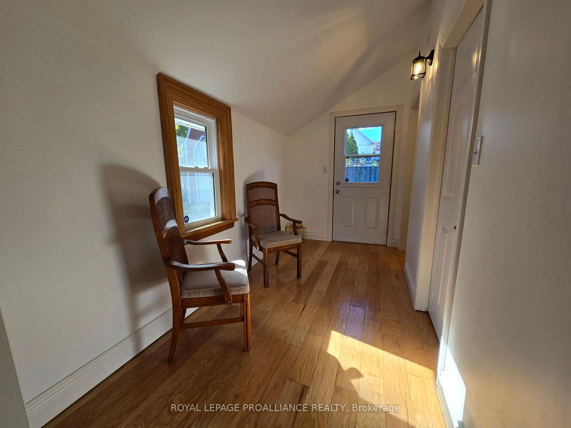Photo 54 of 38 Sinclair Street, Belleville, Belleville Ward — HOMEH