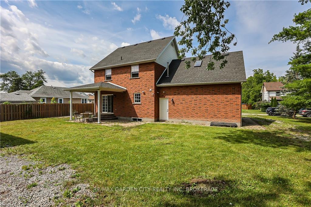Photo 11 of 17 Melrose Avenue, Thorold, Port Robinson — HOMEH