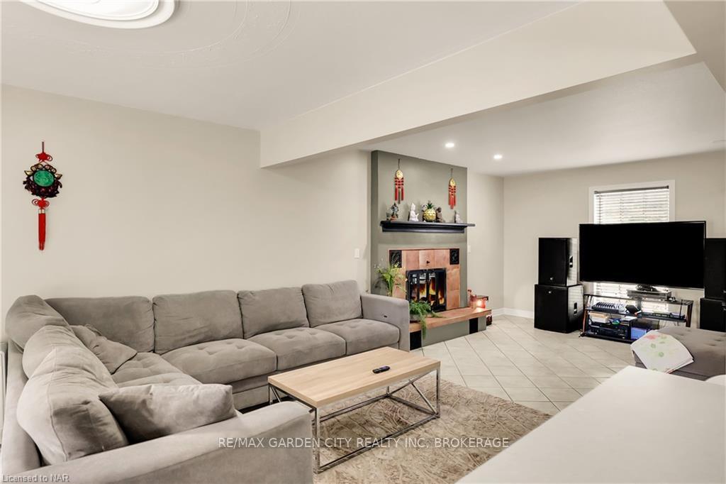 Photo 15 of 17 Melrose Avenue, Thorold, Port Robinson — HOMEH