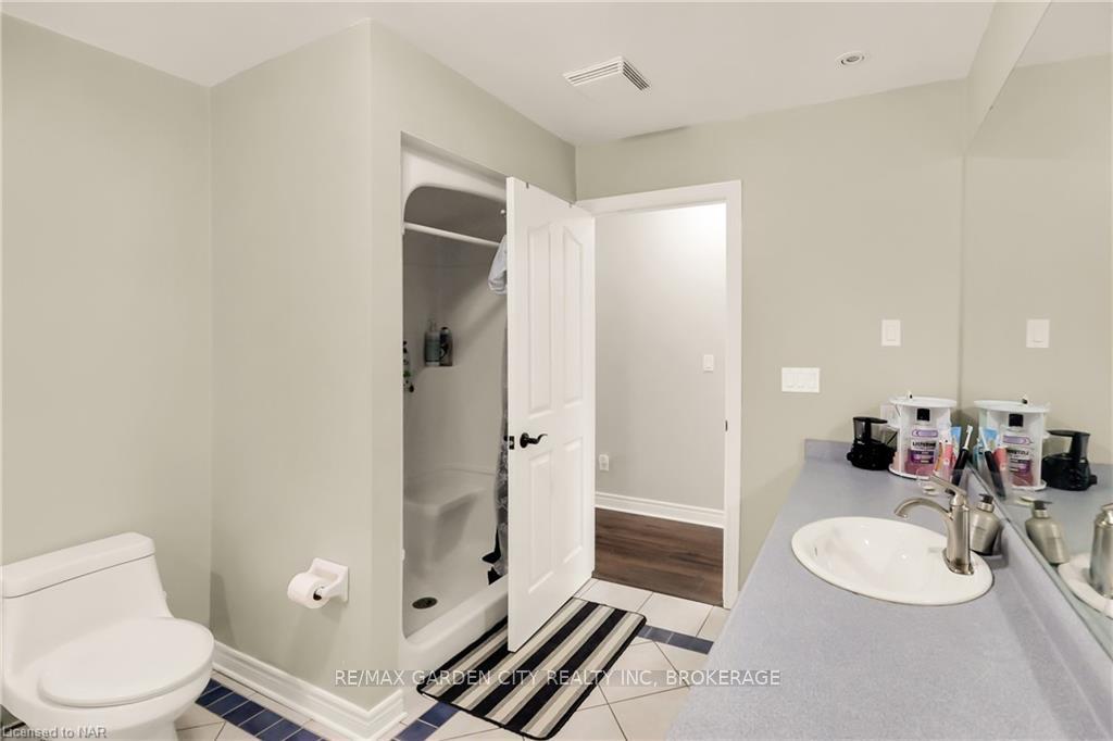 Photo 30 of 17 Melrose Avenue, Thorold, Port Robinson — HOMEH