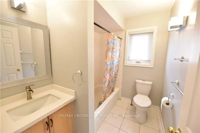 Photo 12 of 55 Ballymore Drive, Aurora, Bayview Wellington — HOMEH