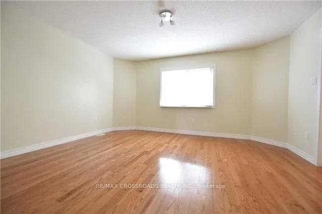 Photo 14 of 55 Ballymore Drive, Aurora, Bayview Wellington — HOMEH