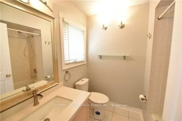 Photo 15 of 55 Ballymore Drive, Aurora, Bayview Wellington — HOMEH