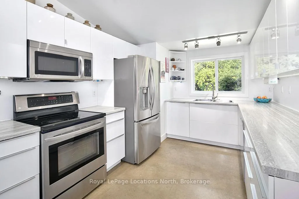 Photo 14 of 150 Peel Street S, Blue Mountains — HOMEH