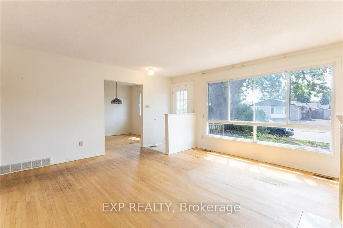 Photo 22 of 2209 Fillmore Crescent, Ottawa, Beacon Hill North — HOMEH