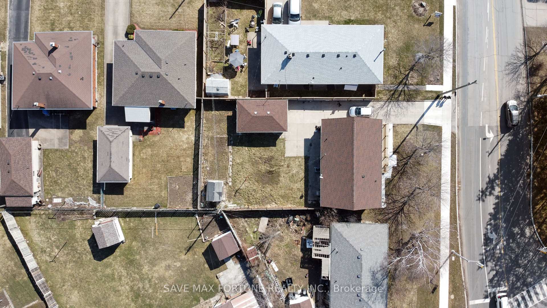Front of 38 Collier Road N