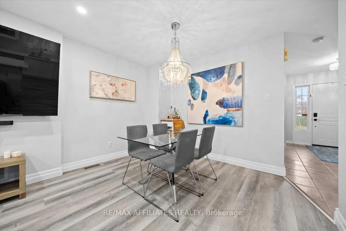 Photo 11 of 34 Woodgate Way, Ottawa, Barrhaven - Longfields — HOMEH