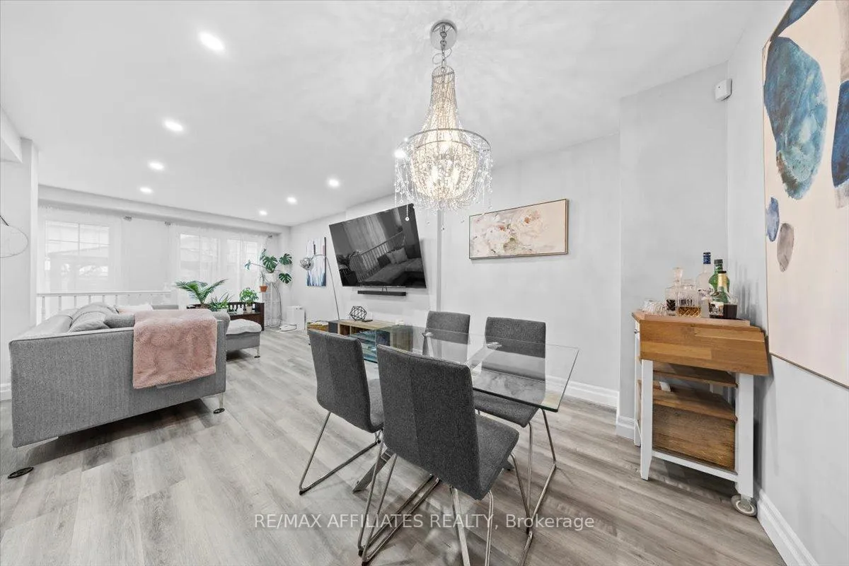 Photo 14 of 34 Woodgate Way, Ottawa, Barrhaven - Longfields — HOMEH