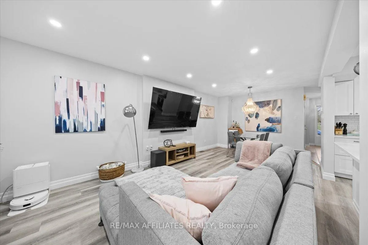 Photo 23 of 34 Woodgate Way, Ottawa, Barrhaven - Longfields — HOMEH