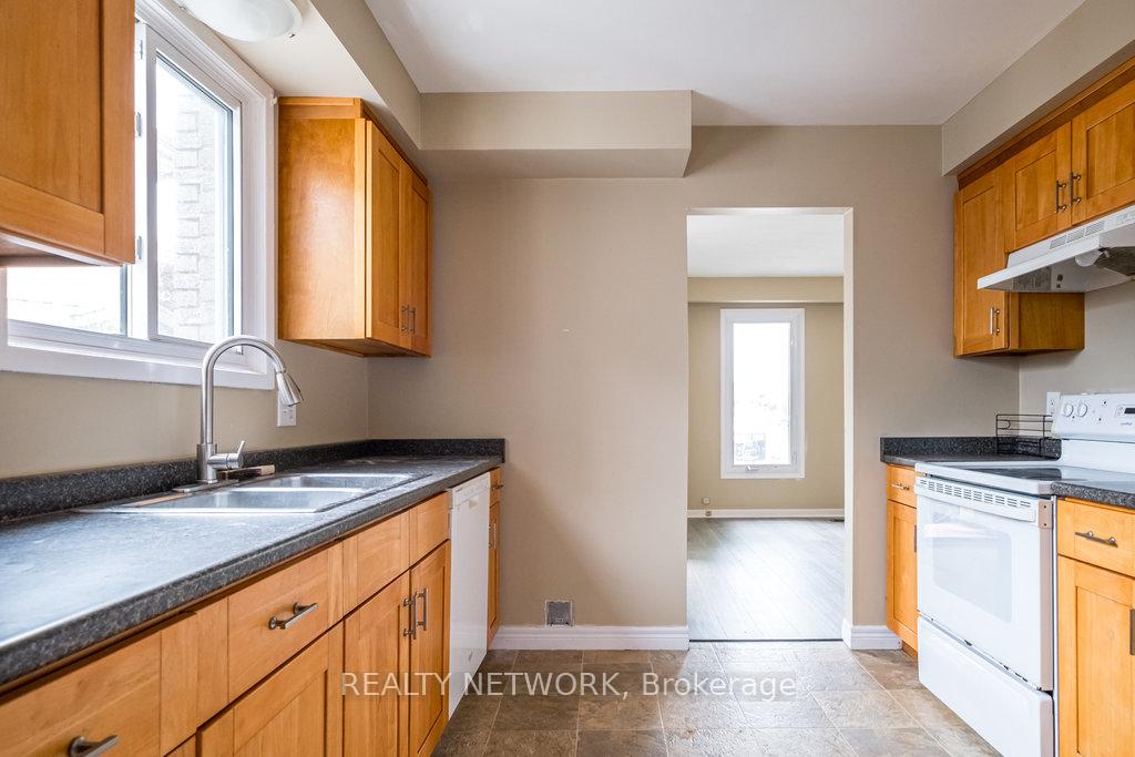 Photo 4 of 40 McDougall Drive, Thorold, Confederation Heights — HOMEH