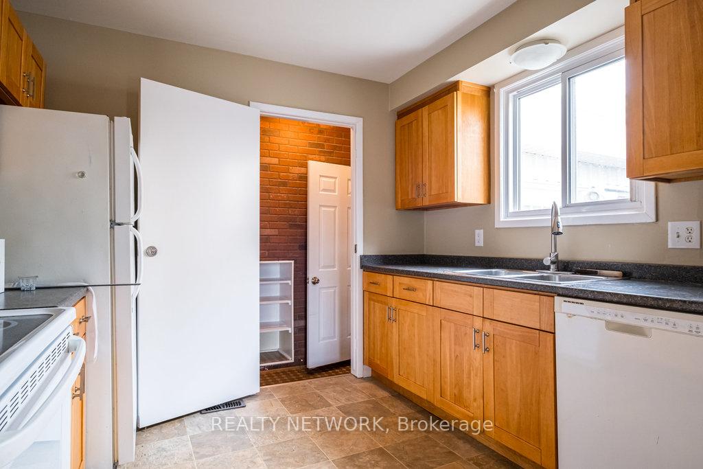 Photo 5 of 40 McDougall Drive, Thorold, Confederation Heights — HOMEH