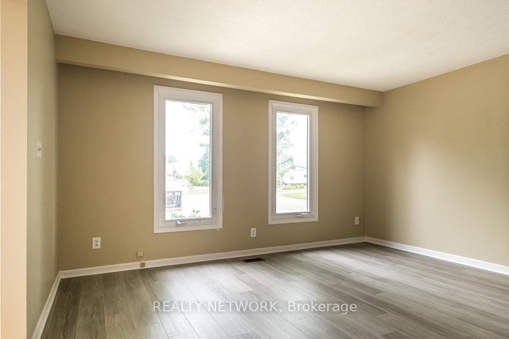 Photo 7 of 40 McDougall Drive, Thorold, Confederation Heights — HOMEH