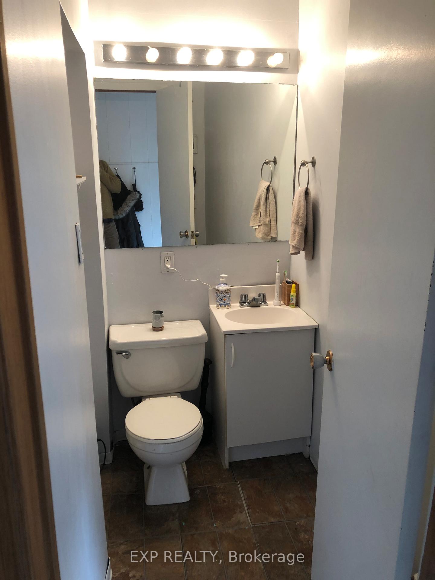 Photo 7 of Unit Bsmt, 33 Page Street, Toronto, Palmerston-Little Italy — HOMEH