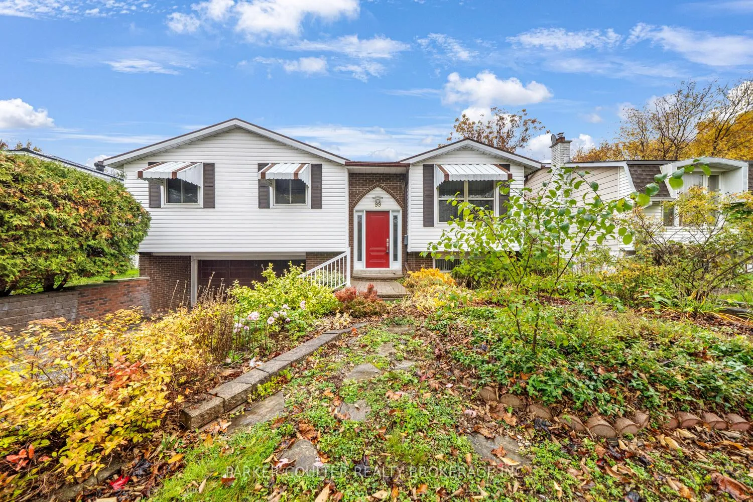 Photo 4 of 99 Marshall Street, Barrie, Allandale Heights — HOMEH