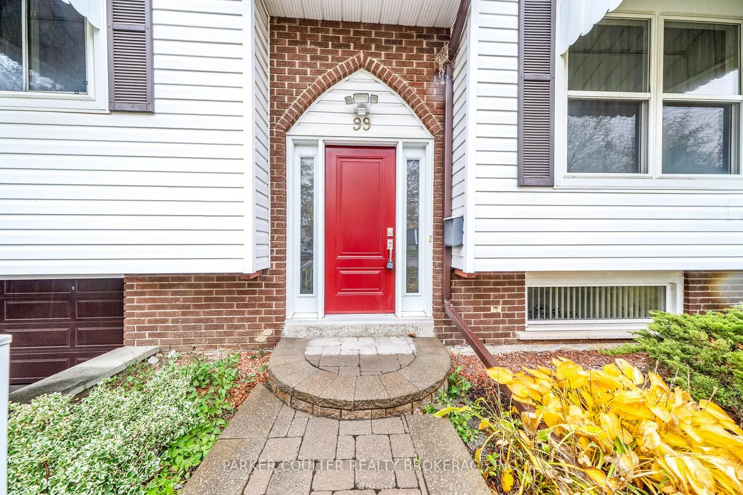 Photo 10 of 99 Marshall Street, Barrie, Allandale Heights — HOMEH